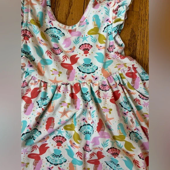 2T Hanna Andersson rainbow mermaid print ruffle sleeve dress with pockets - Picture 3 of 7